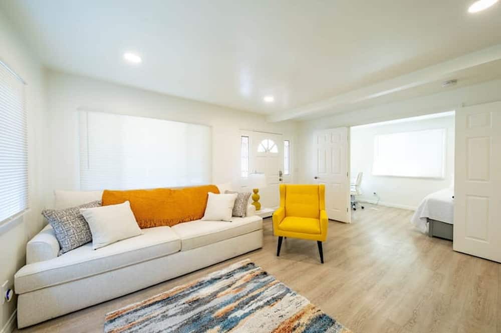 Photo of Livingroom in Placentia