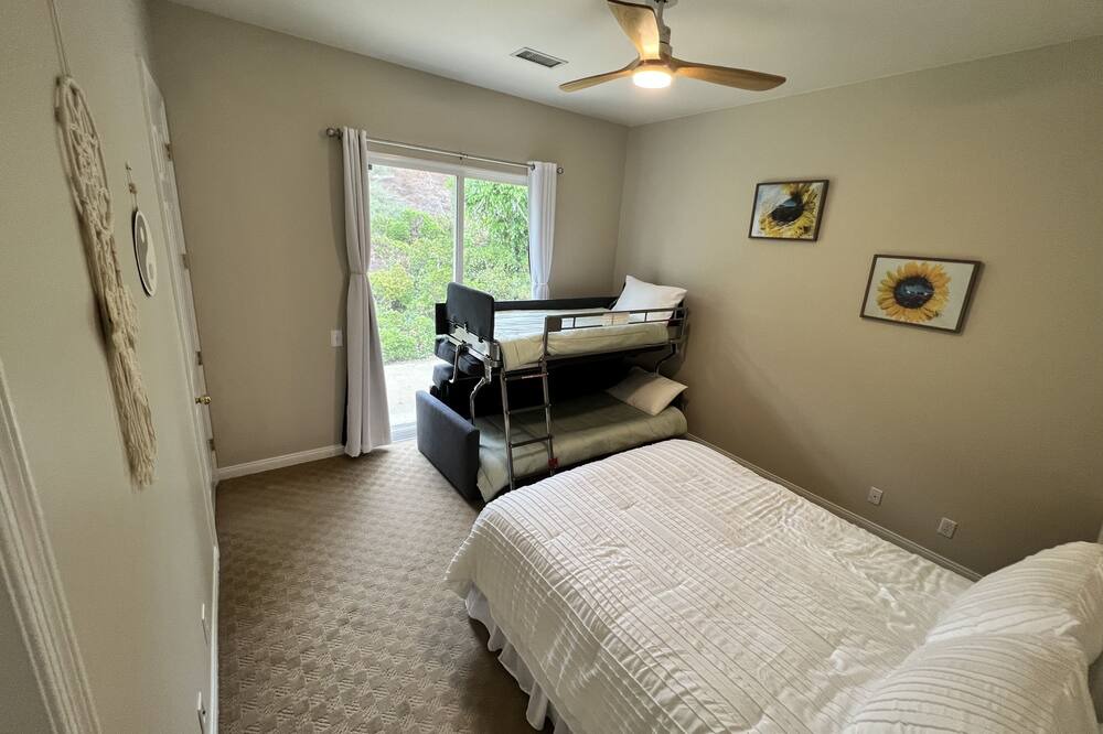 Photo of Bedroom in Vista