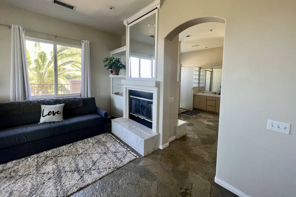 Photo of Livingroom in Vista