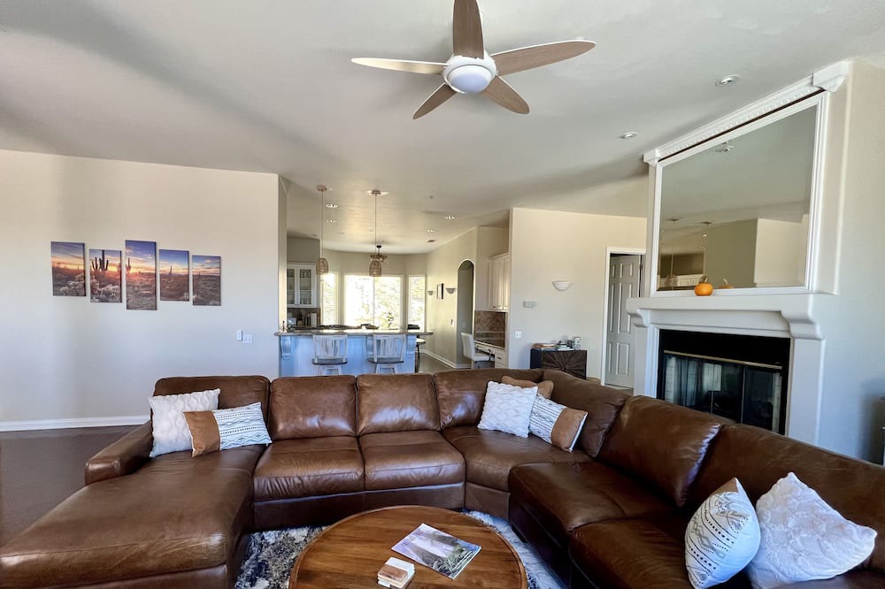 Photo of Livingroom in Vista