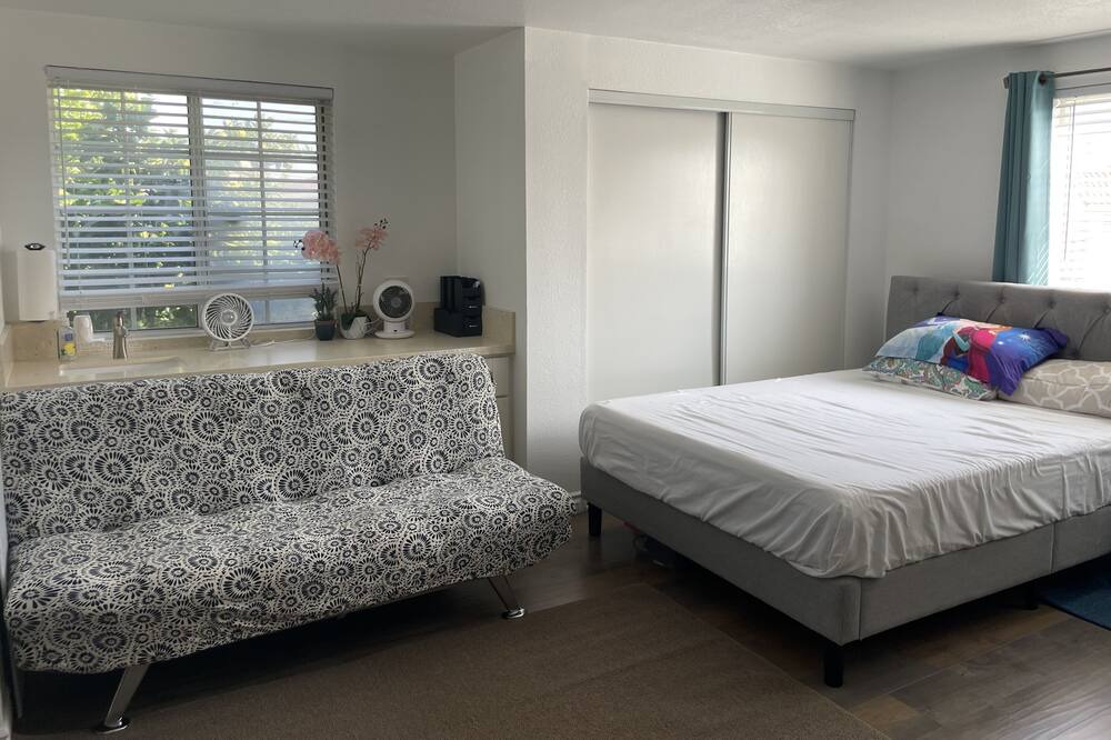 Photo of Bedroom in Fountain Valley