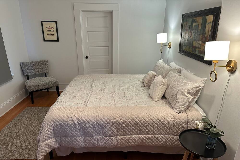 Photo of Bedroom in Carlotta