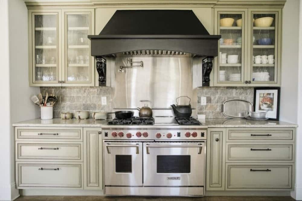 Photo of Kitchen in Carlotta