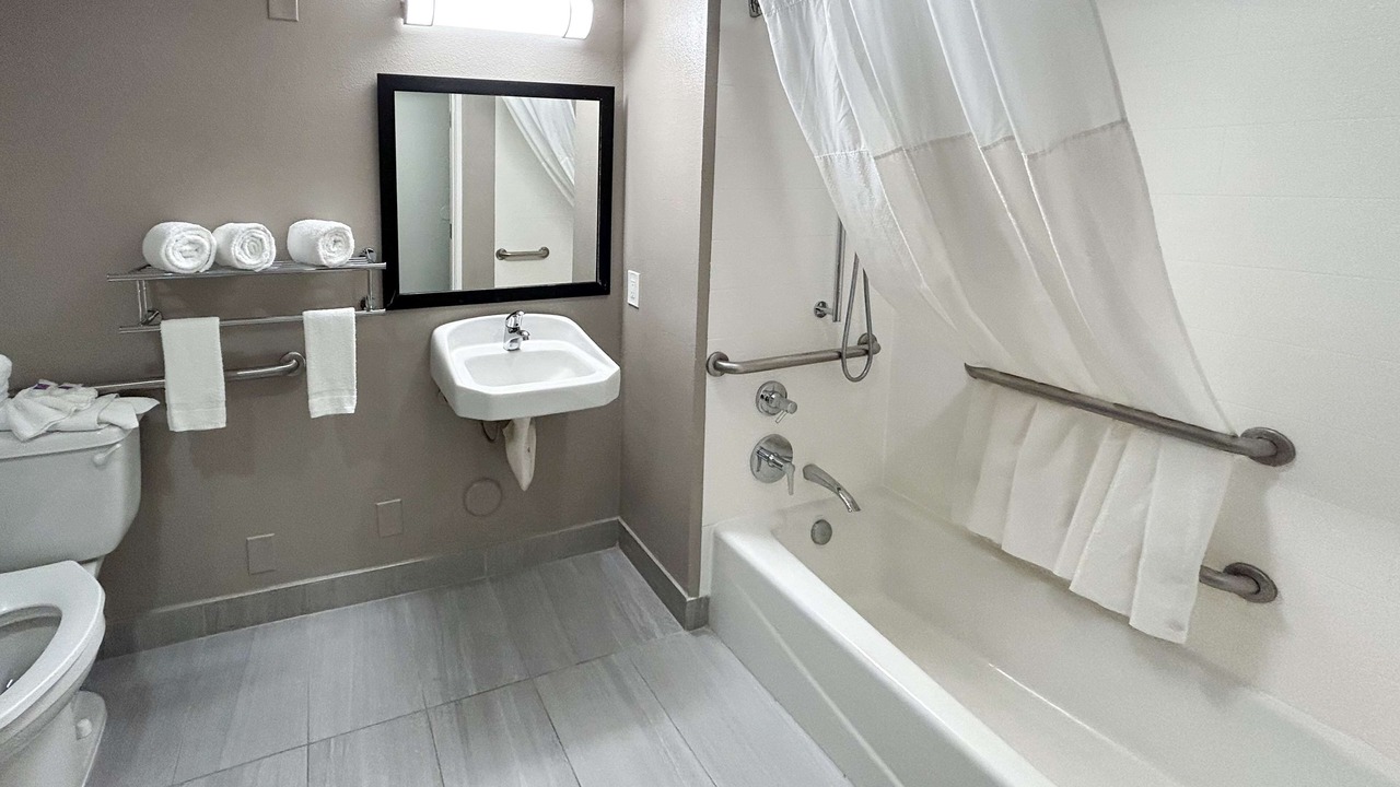Photo of Bedroom in Harbor