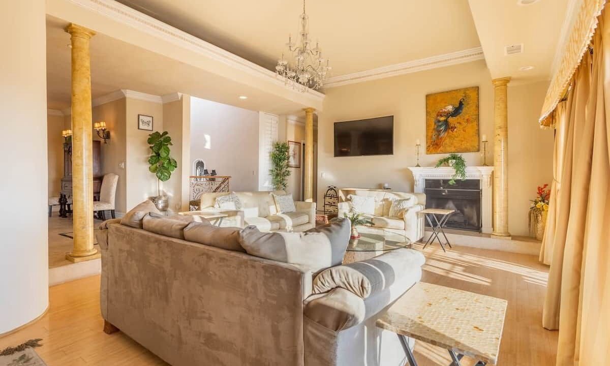 Photo of Livingroom in Whittier