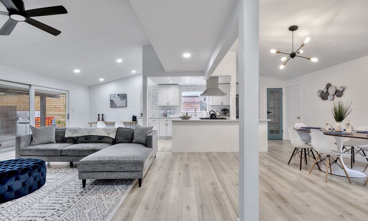 Photo of Livingroom in Northwest Anaheim