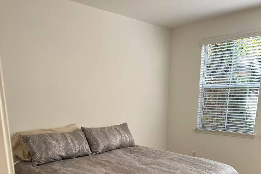 Photo of Bedroom in Newport Beach