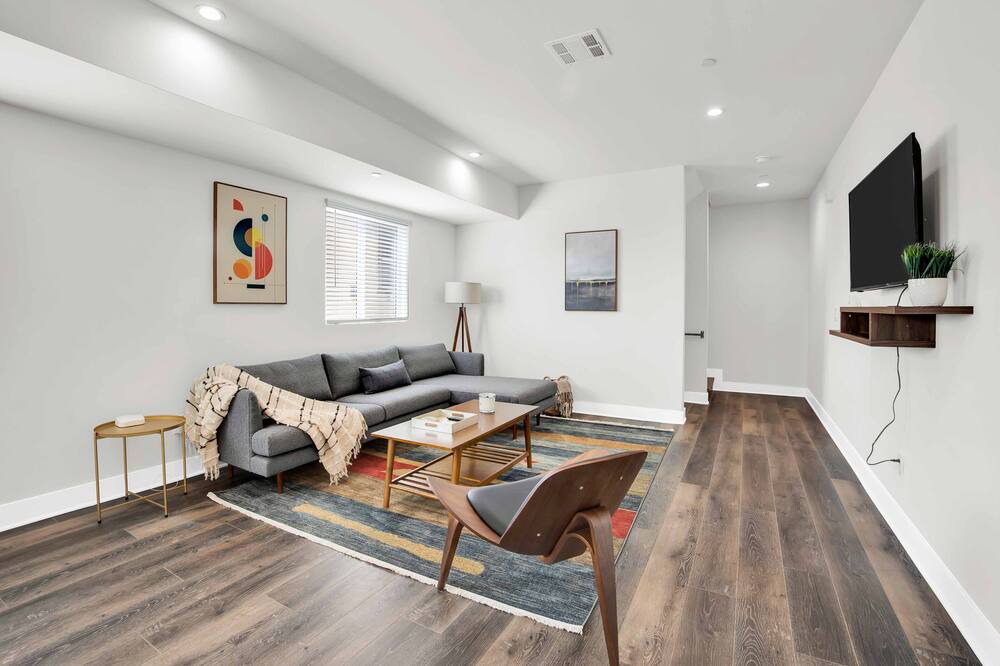 Photo of Livingroom in Westlake