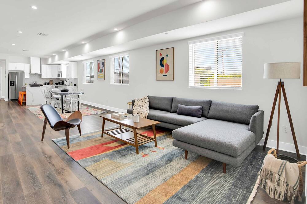 Photo of Livingroom in Westlake