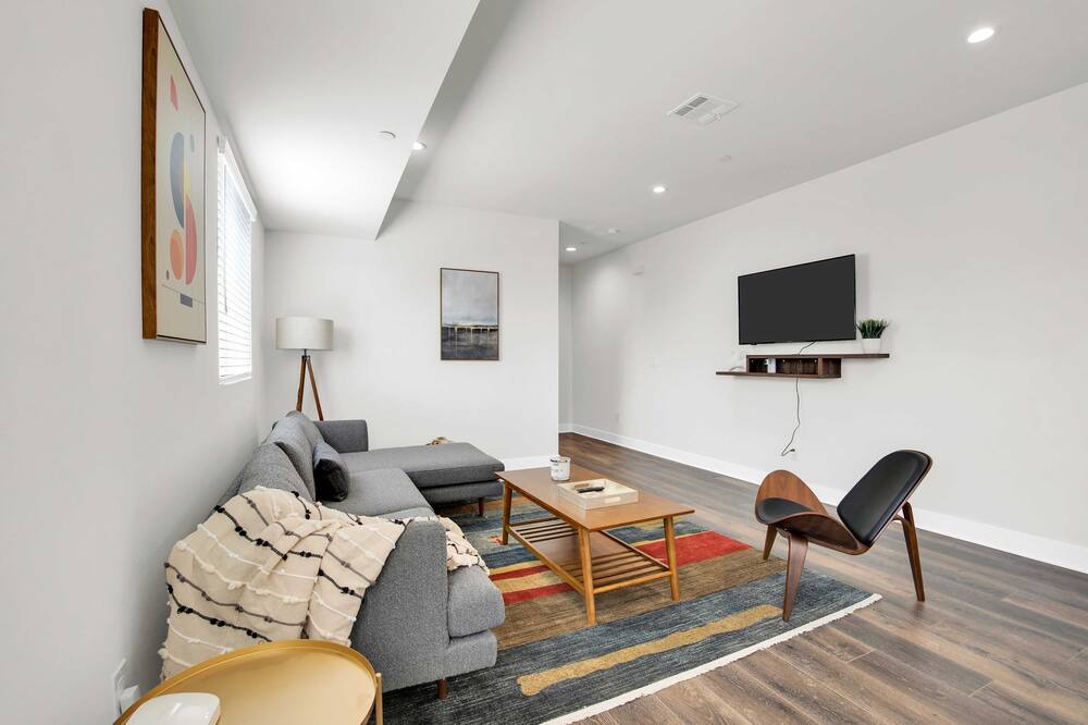 Photo of Livingroom in Westlake