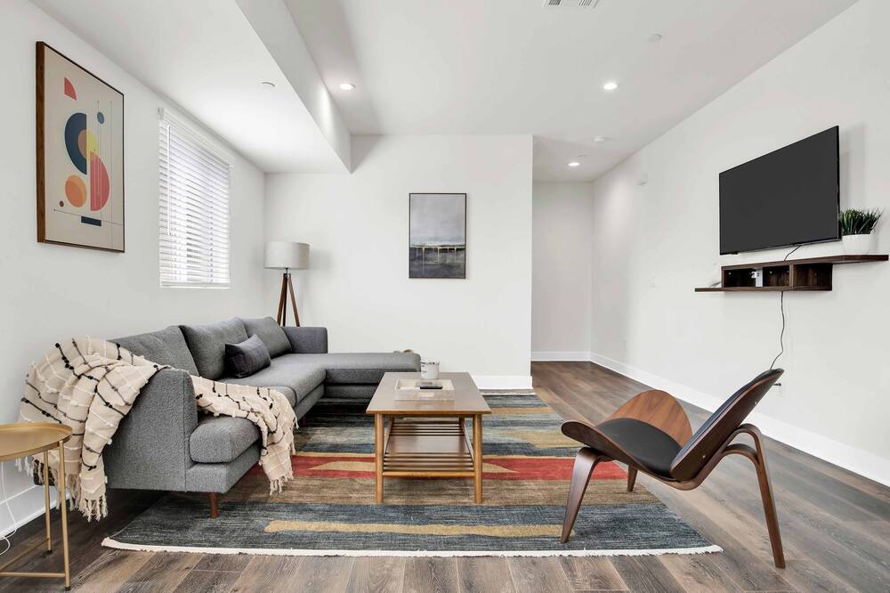 Photo of Livingroom in Westlake