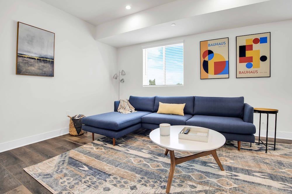 Photo of Livingroom in Westlake