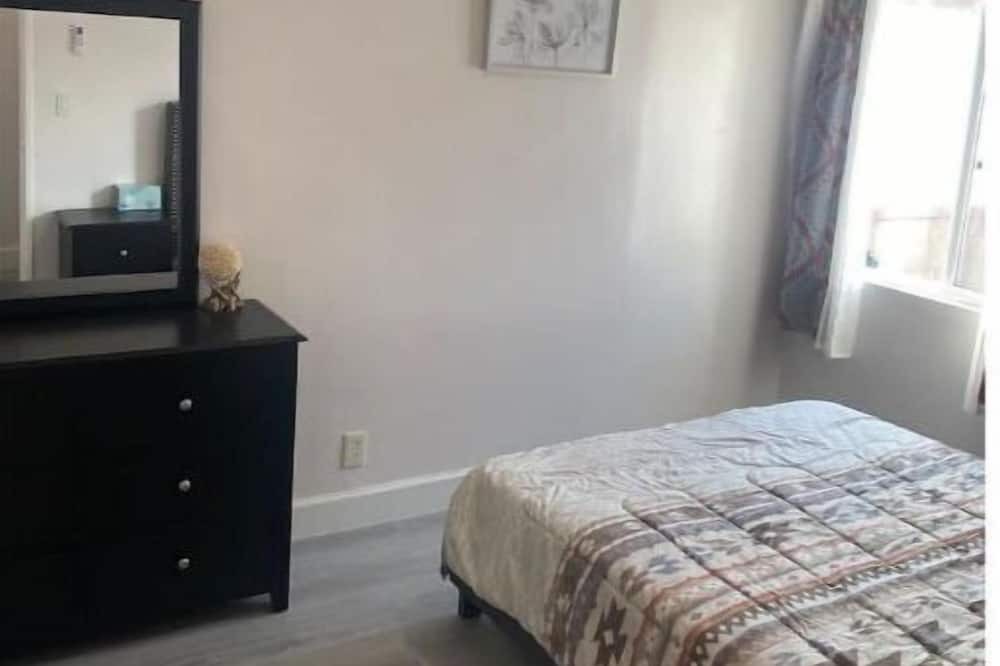 Photo of Bedroom in Lawndale