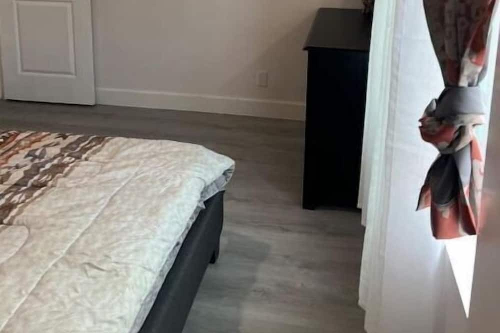 Photo of Bedroom in Lawndale