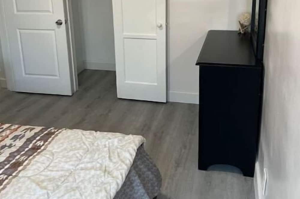 Photo of Bedroom in Lawndale