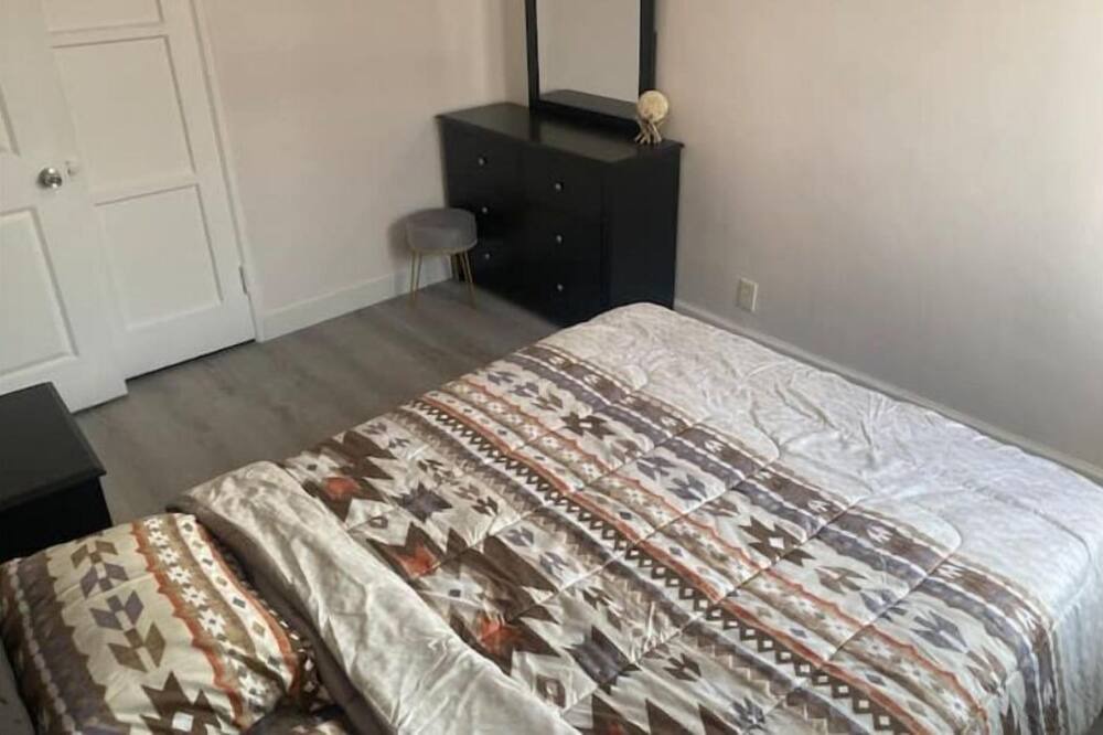 Photo of Bedroom in Lawndale