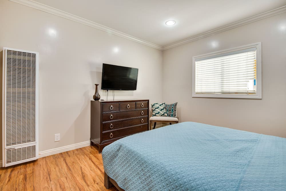 Photo of Bedroom in East Hollywood
