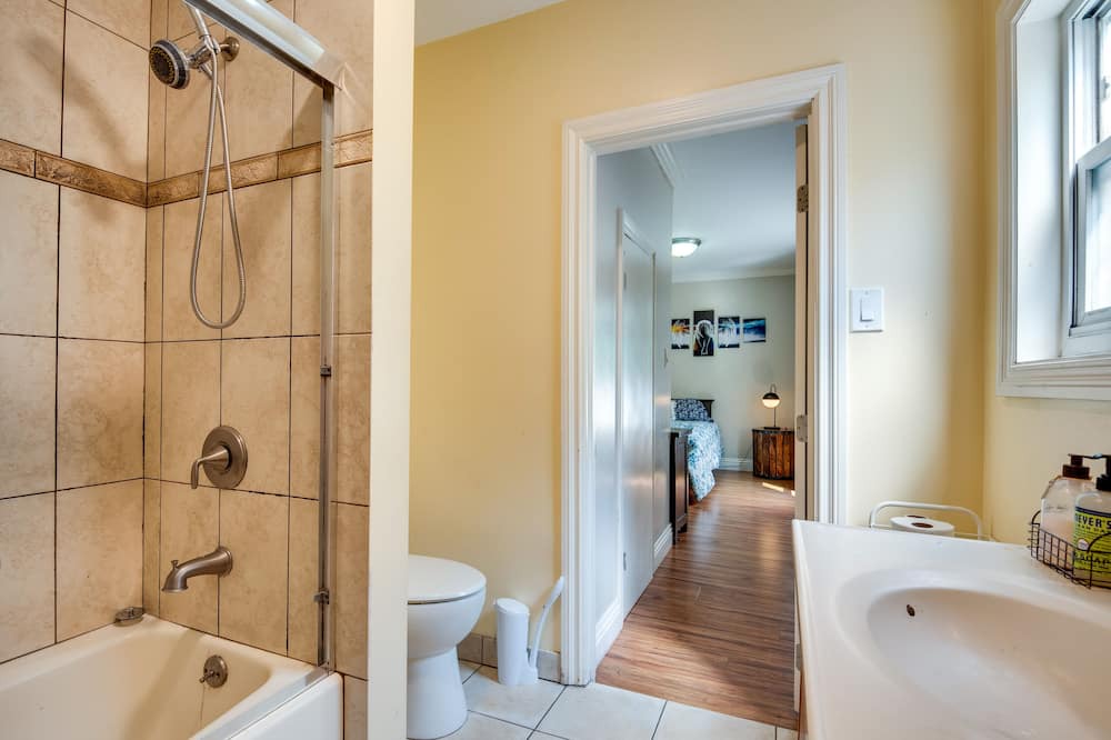 Photo of Bathroom in East Hollywood