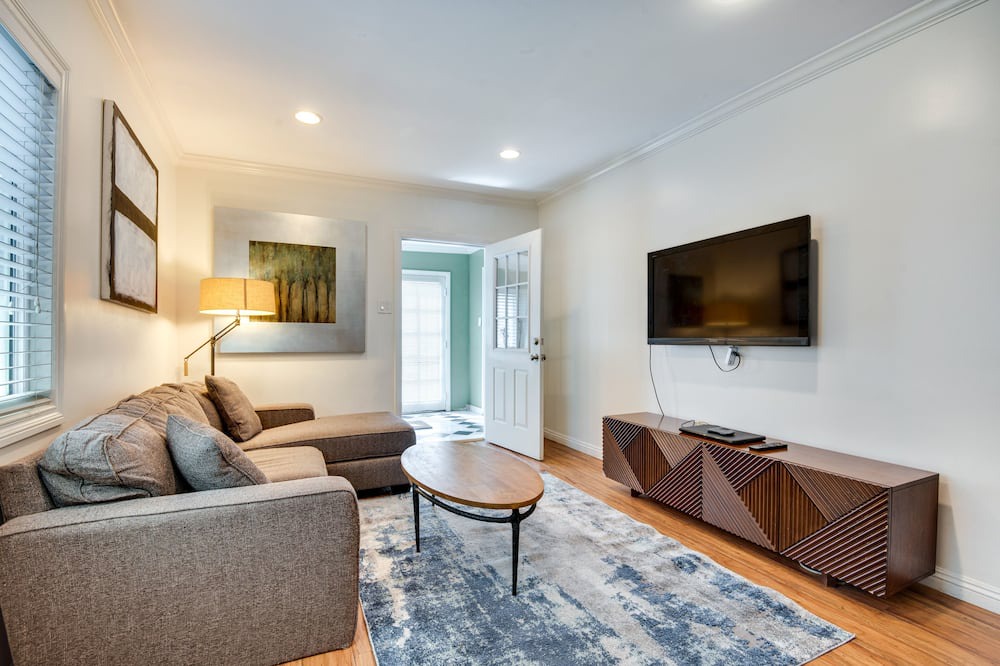 Photo of Bedroom in East Hollywood