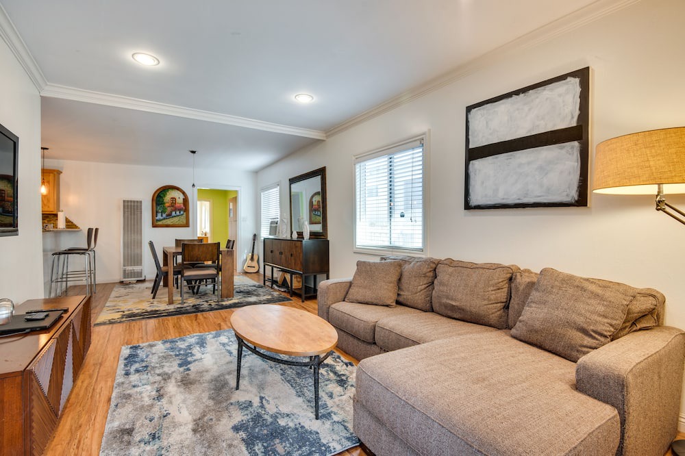 Photo of Livingroom in East Hollywood