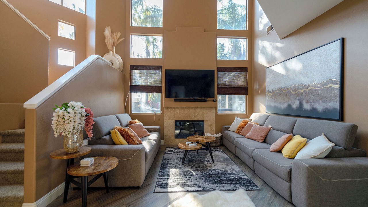 Photo of Livingroom in Anaheim Hills