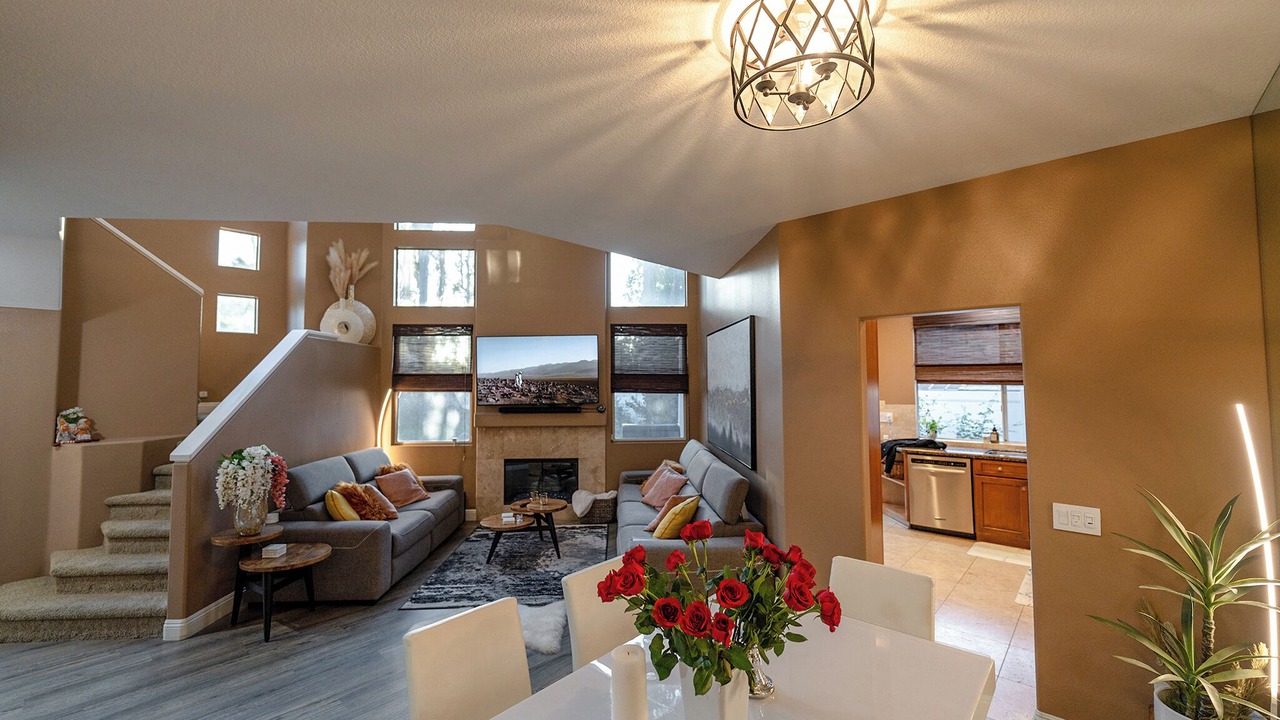 Photo of Livingroom in Anaheim Hills