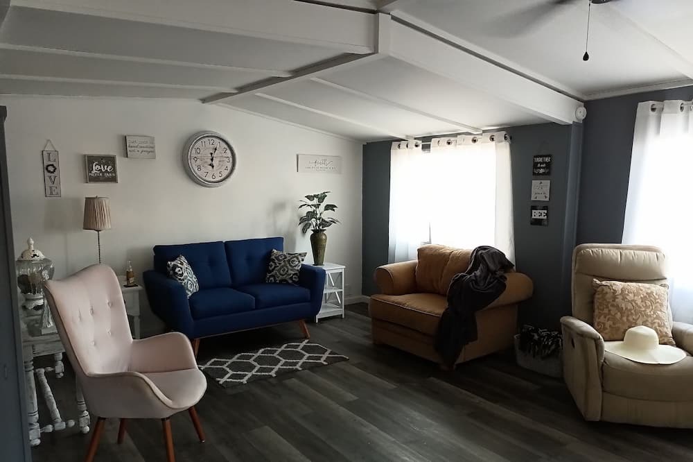 Photo of Bedroom in Hemet