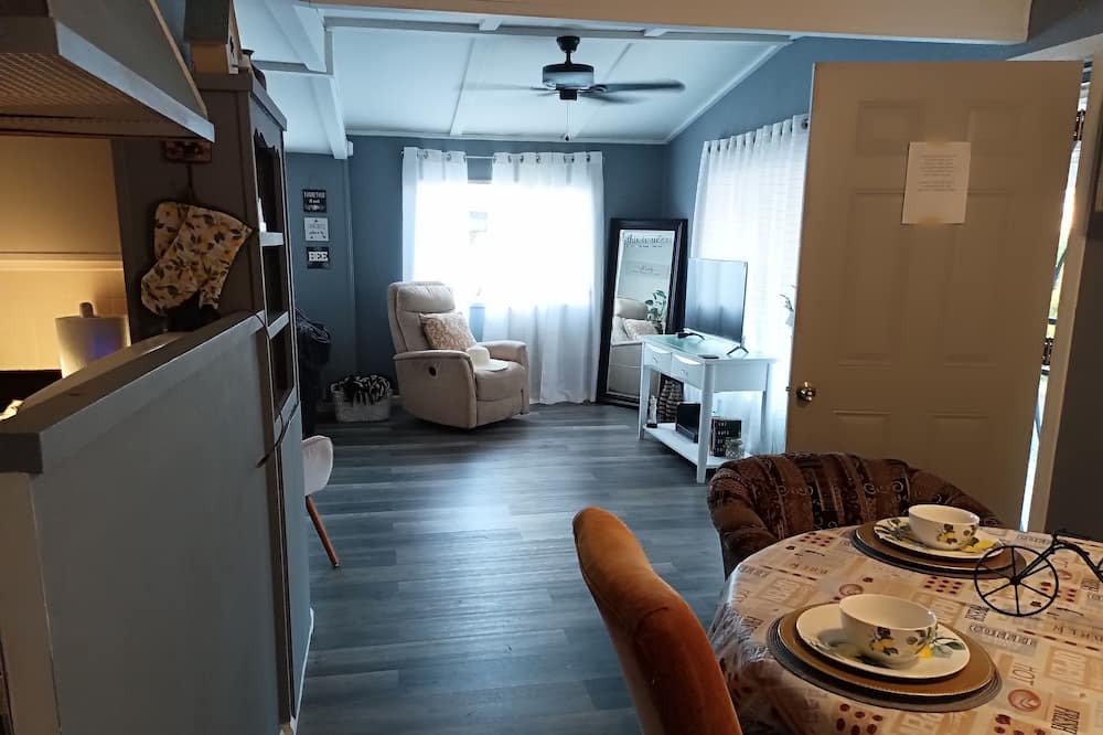 Photo of Bedroom in Hemet