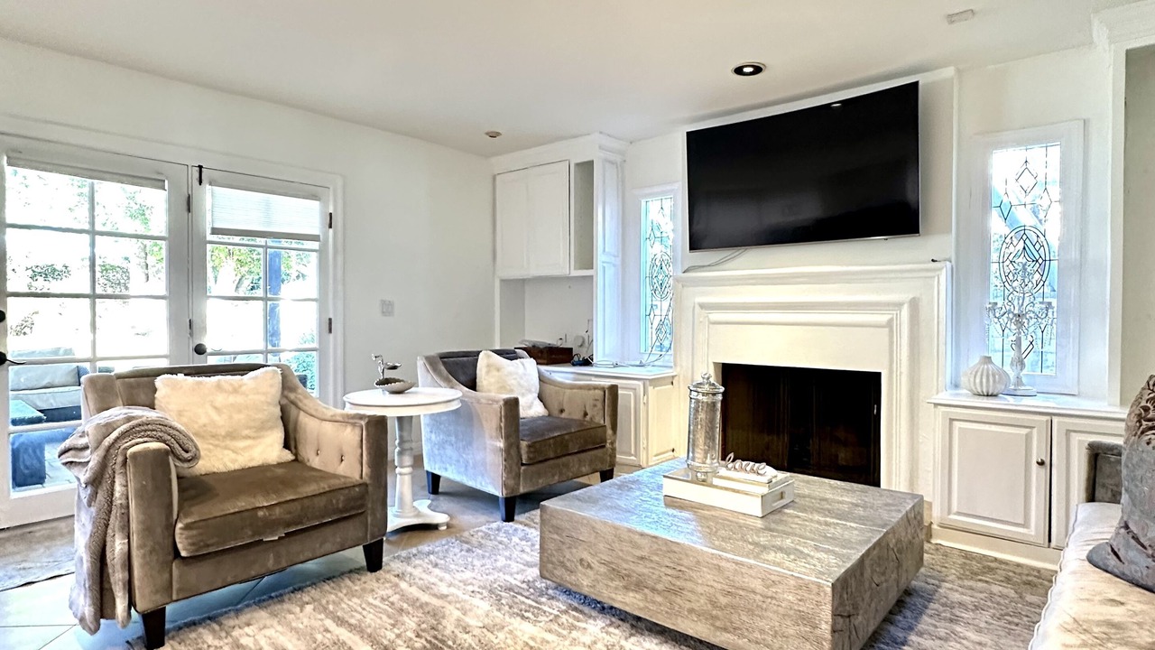 Photo of Livingroom in Northridge