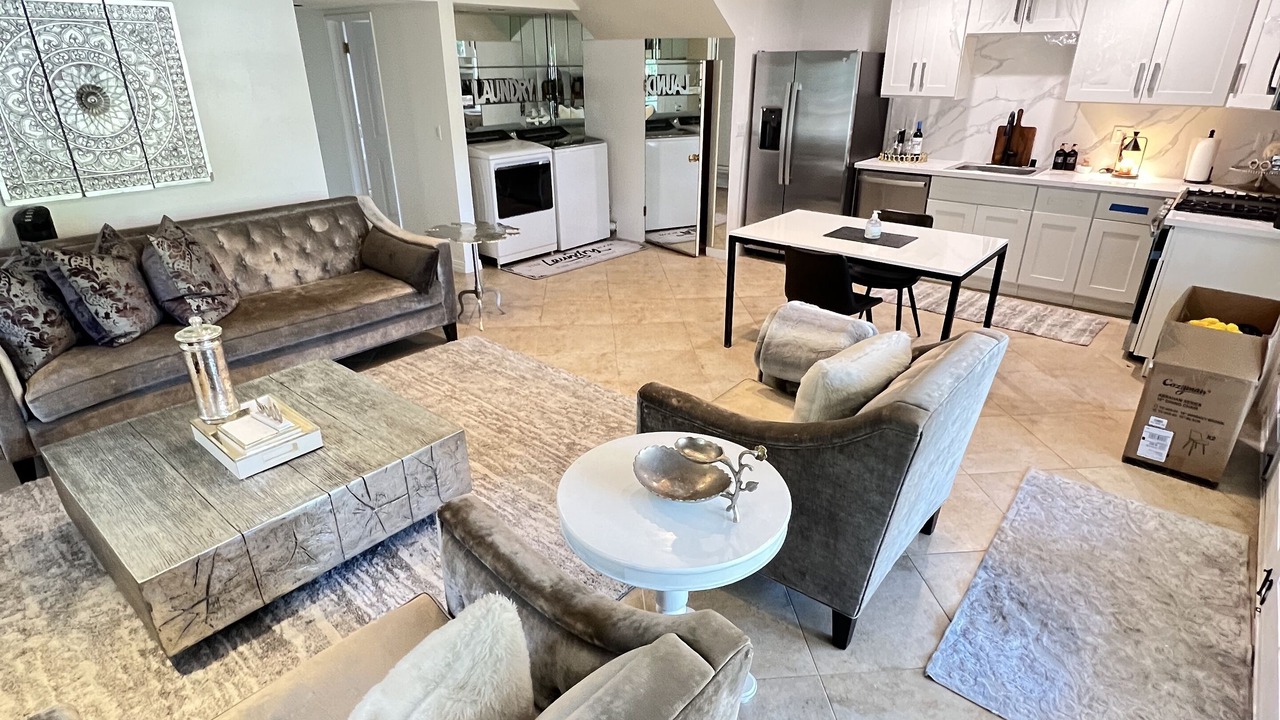 Photo of Livingroom in Northridge