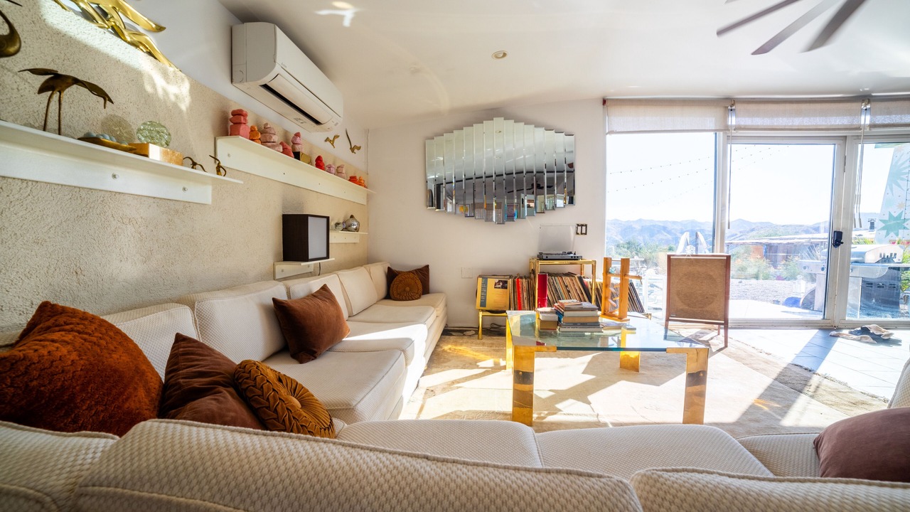 Photo of Livingroom in Morongo Valley