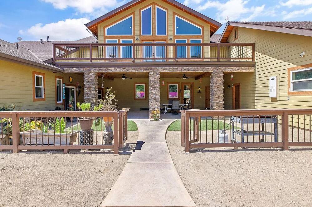 Photo of Outdoor in Springville