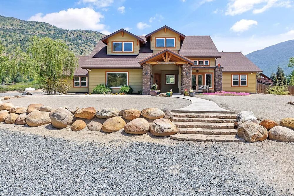 Photo of Outdoor in Springville