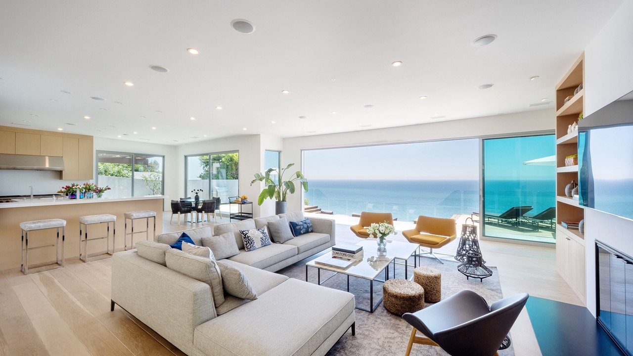 Photo of Livingroom in Western Malibu