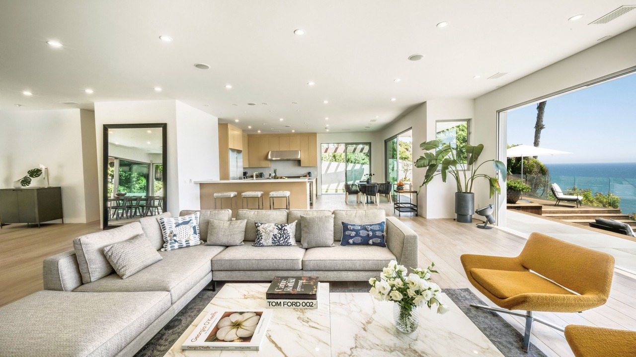 Photo of Livingroom in Western Malibu