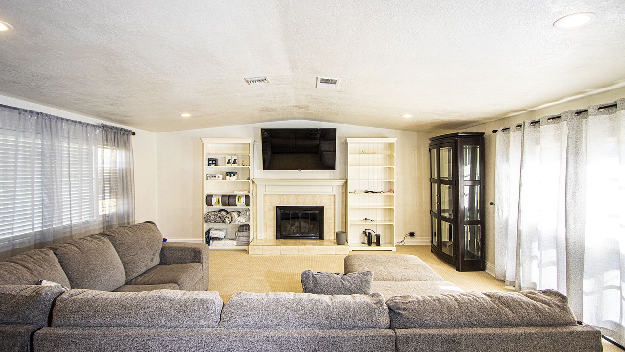 Photo of Livingroom in Walnut Valley