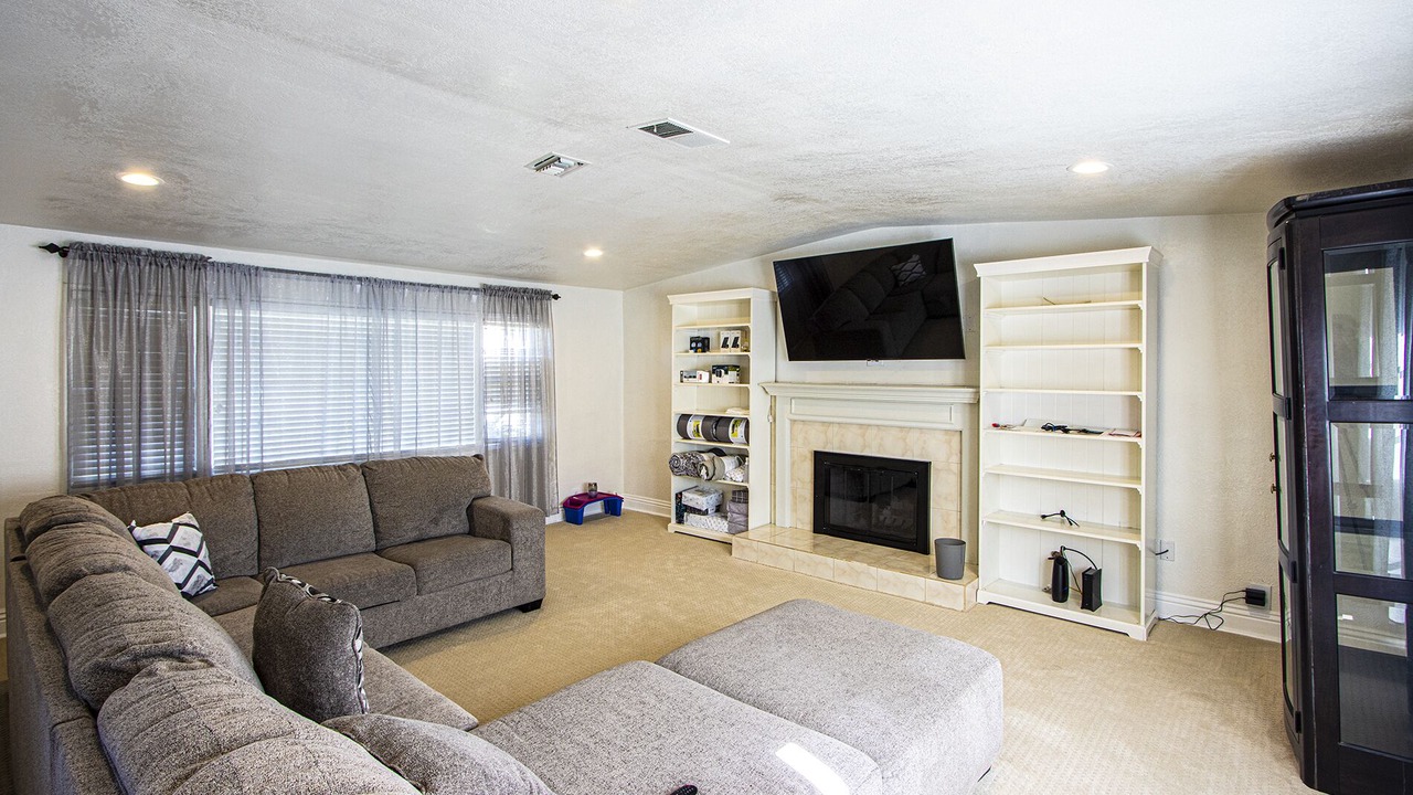Photo of Livingroom in Walnut Valley