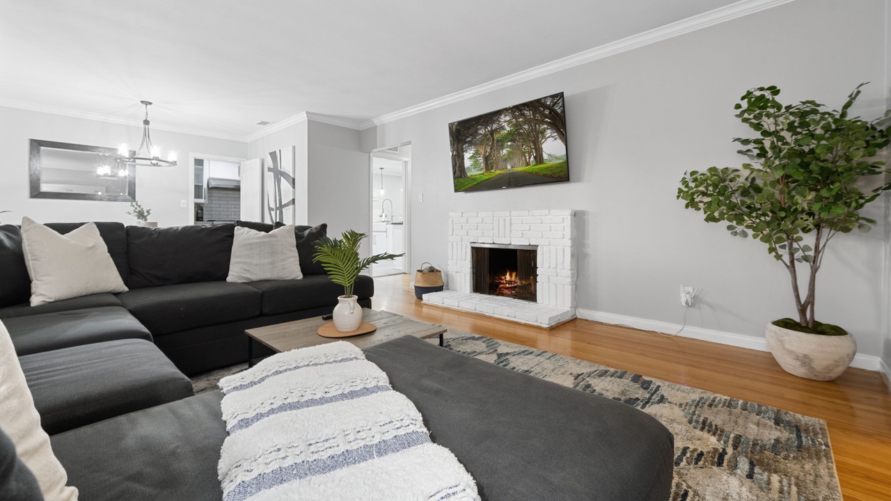 Photo of Livingroom in East Whittier