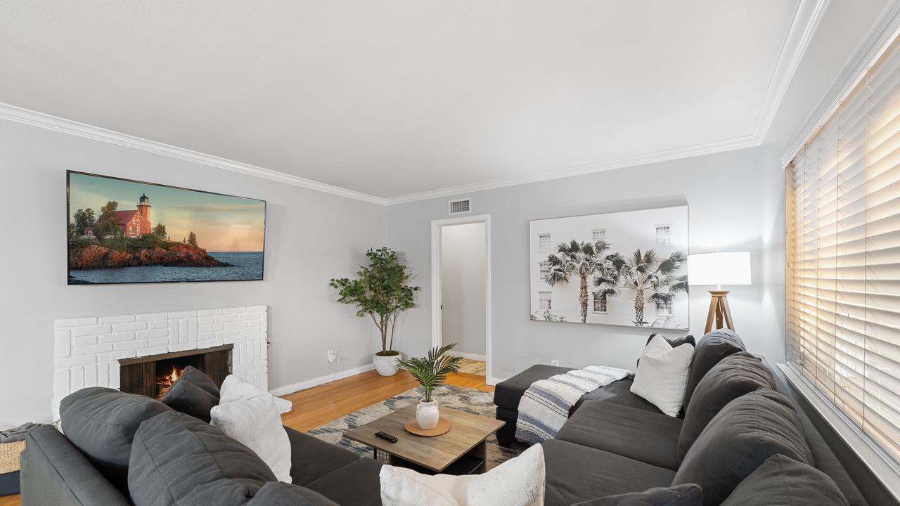 Photo of Livingroom in East Whittier