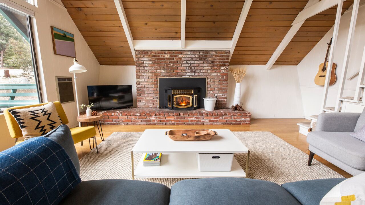 Photo of Livingroom in Pine Mountain Club