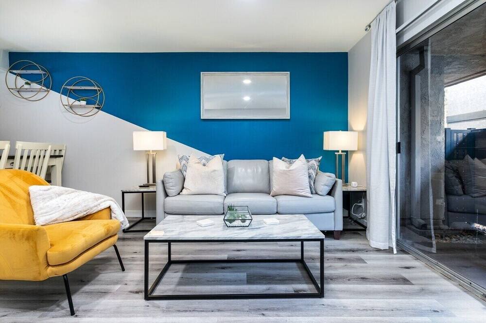 Photo of Livingroom in Thousand Oaks