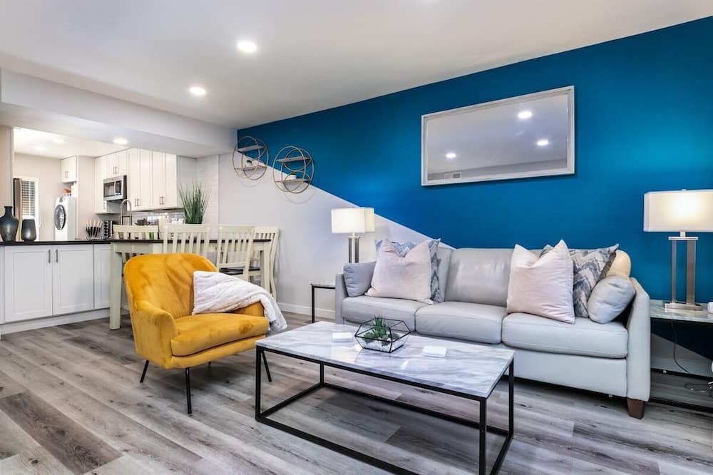 Photo of Livingroom in Thousand Oaks
