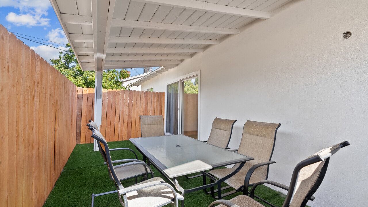 Photo of Outdoor in Valley Glen