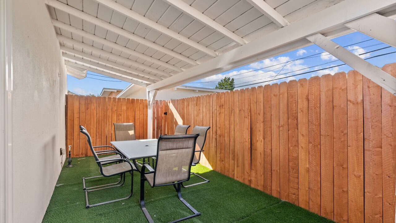 Photo of Outdoor in Valley Glen
