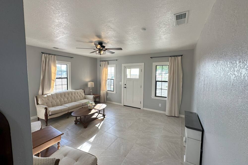 Photo of Livingroom in Visalia