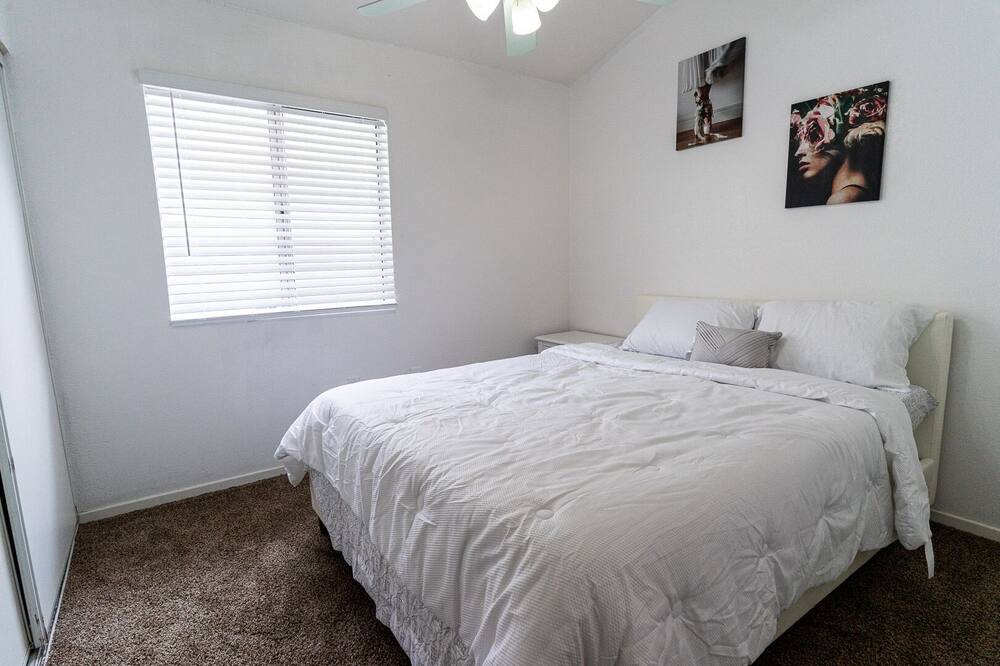 Photo of Bedroom in North Tustin