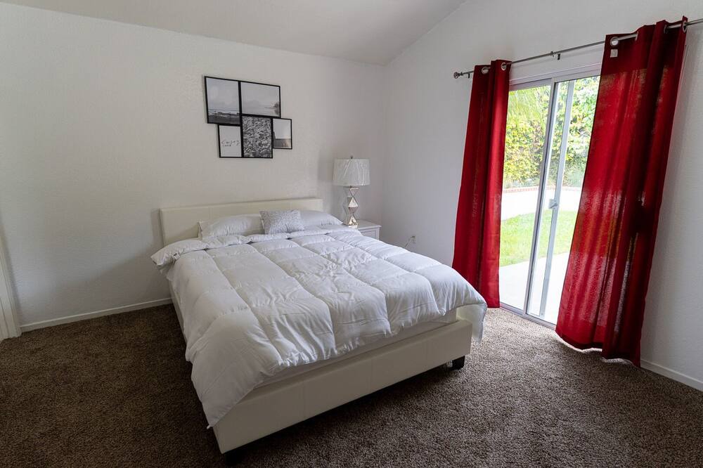 Photo of Bedroom in North Tustin