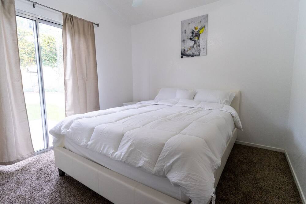 Photo of Bedroom in North Tustin