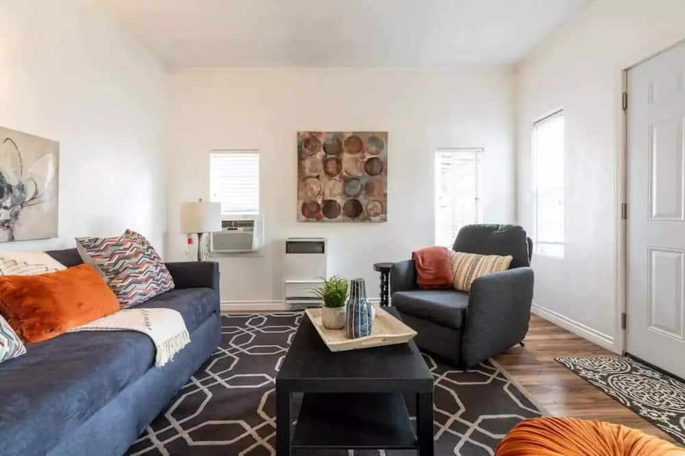 Photo of Livingroom in Downtown Redlands