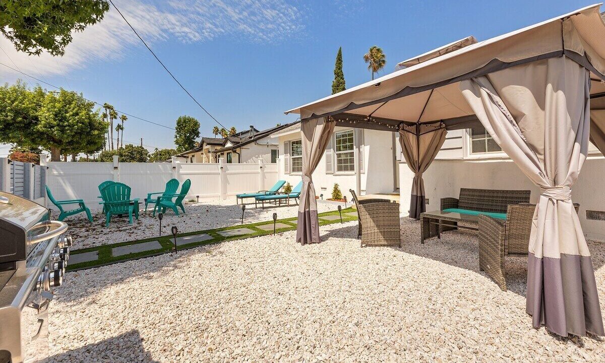 Photo of Outdoor in Valley Glen